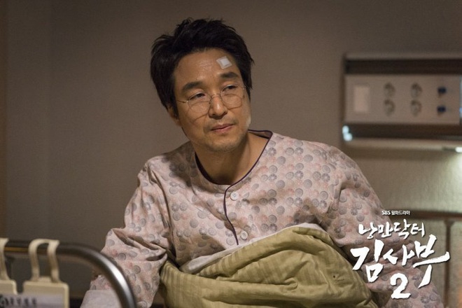 5 khoảnh khắc gây đau tim ở Người Thầy Y Đức 2: Tạt nước sôi vào mặt kẻ cưỡng hiếp, Lee Sung Kyung mất máu vì ngăn ẩu đả - Ảnh 2.