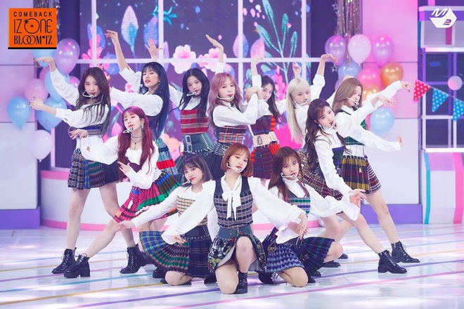 IZ*ONE sau 24 giờ tái xuất: Lọt top khủng long bán đĩa cùng BTS, EXO và phá vỡ kỉ lục 4 năm của TWICE; thành tích nhạc số đập tan tin đồn tẩy chay - Ảnh 7.