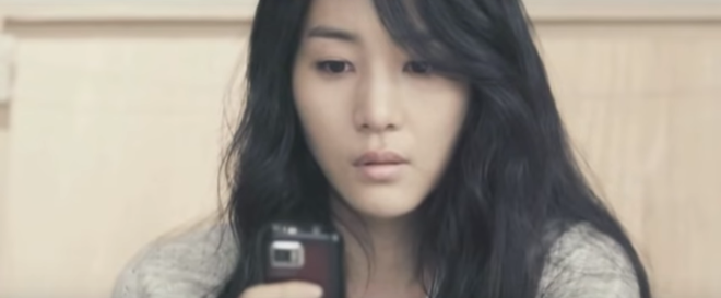 Bạn có nhận ra chị dâu trời hành của Son Ye Jin ở Crash Landing on You là nữ chính MV đình đám Sick Enough To Die một thời? - Ảnh 4.