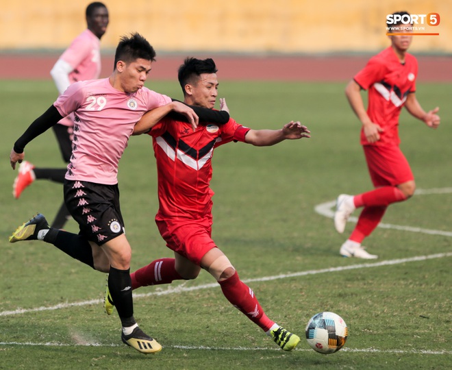 Quang Hải không khoẻ, tái phát chấn thương từ SEA Games, Hà Nội FC bị Viettel cầm hoà trong trận giao hữu - Ảnh 8.