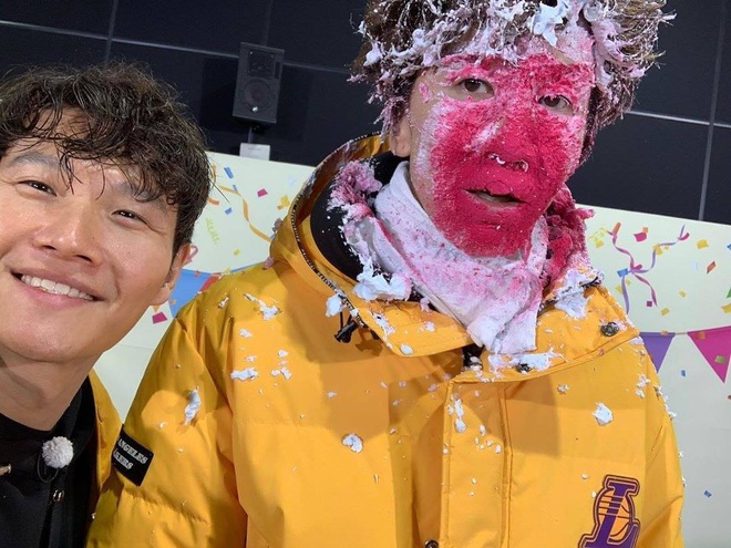 Kim Jong Kook chúc Lee Kwang Soo sớm hồi phục sau tai nạn nhưng vẫn không quên dìm hàng - Ảnh 2.