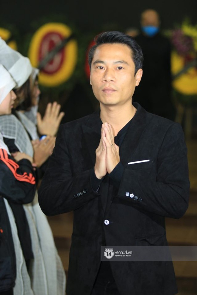 Xuân Bắc, Thanh Lam cùng dàn nghệ sĩ Việt không giấu được nỗi buồn, bật khóc trong tang lễ NSƯT Vũ Mạnh Dũng - Ảnh 15.