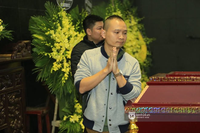 Xuân Bắc, Thanh Lam cùng dàn nghệ sĩ Việt không giấu được nỗi buồn, bật khóc trong tang lễ NSƯT Vũ Mạnh Dũng - Ảnh 11.