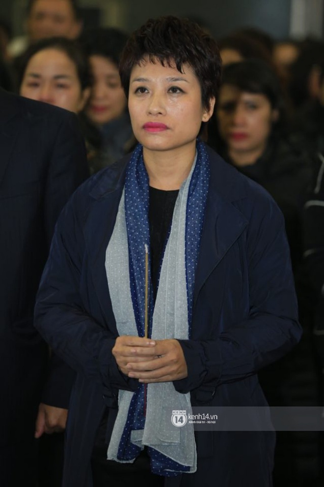Xuân Bắc, Thanh Lam cùng dàn nghệ sĩ Việt không giấu được nỗi buồn, bật khóc trong tang lễ NSƯT Vũ Mạnh Dũng - Ảnh 1.