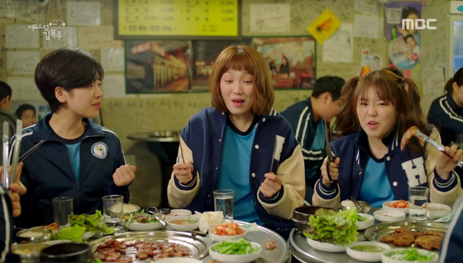 Xem Tầng Lớp Itaewon mới thấy văn hoá ăn nhậu ở Hàn Quốc cầu kỳ như thế nào: Từ chối kèo bị coi là thất lễ, còn có cả lịch tụ tập mỗi tuần - Ảnh 6.