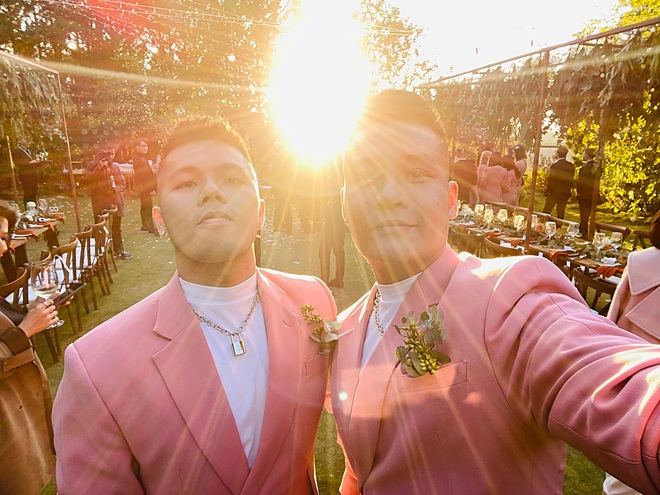 Bộ đôi LGBT nổi tiếng, từng hợp tác với toàn sao cỡ bự Vbiz cầu hôn trong đám cưới Tóc Tiên sau 8 năm yêu - Ảnh 4.