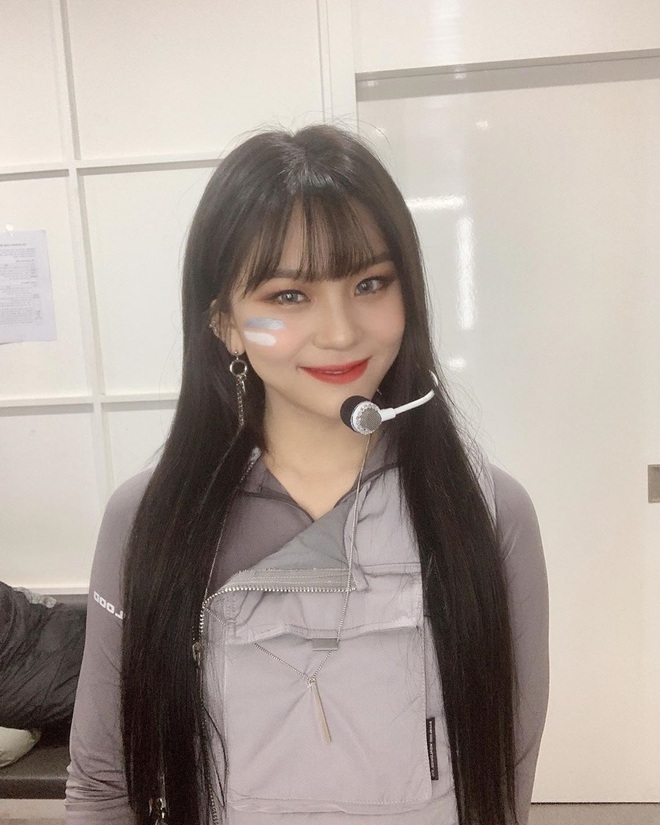 Vẫn biết Umji (G-Friend) đã lột bỏ mác nữ idol xấu nhất lịch sử Kpop nhưng thay đổi ngoạn mục đến thế này thì đúng là ngỡ ngàng - Ảnh 1.