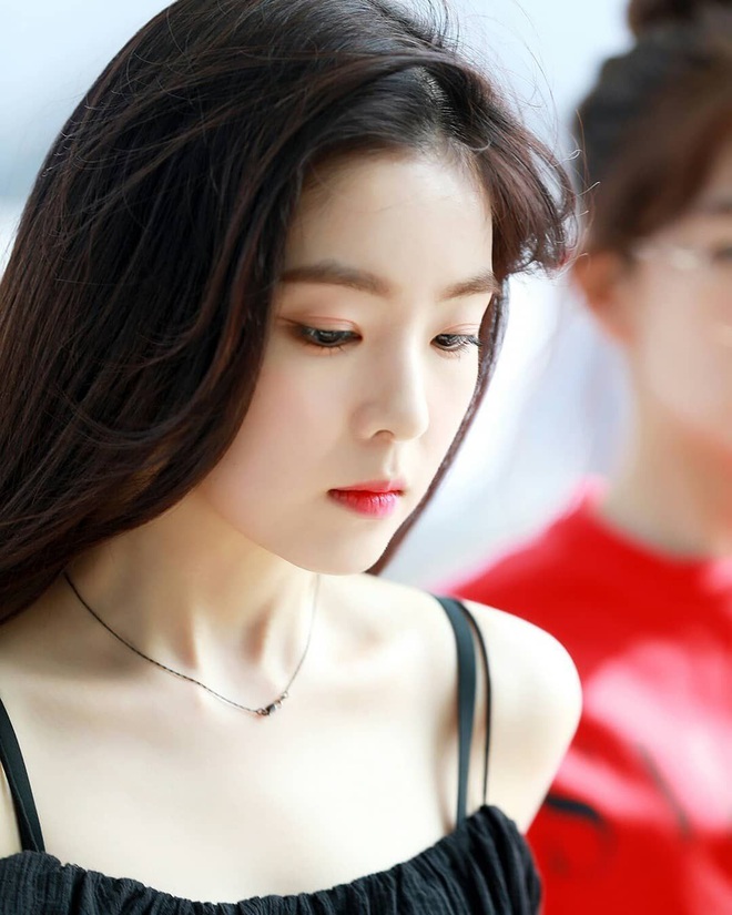 8 nàng búp bê sống của Kpop: Lisa đẹp siêu thực, mỹ nhân đẹp nhất thế giới năm 2019 Tzuyu có đọ lại nổi dàn nữ thần đàn chị? - Ảnh 22.