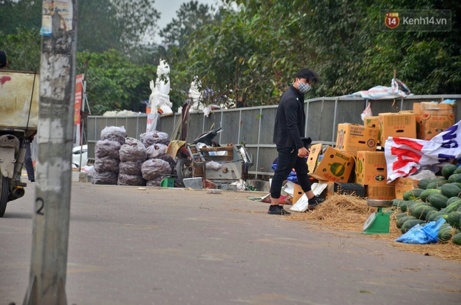 Sự thật sau tấm biển giải cứu khoai lang Gia Lai trên vỉa hè Hà Nội: Người bán thừa nhận lấy hàng từ chợ đầu mối để kiếm lời - Ảnh 4.