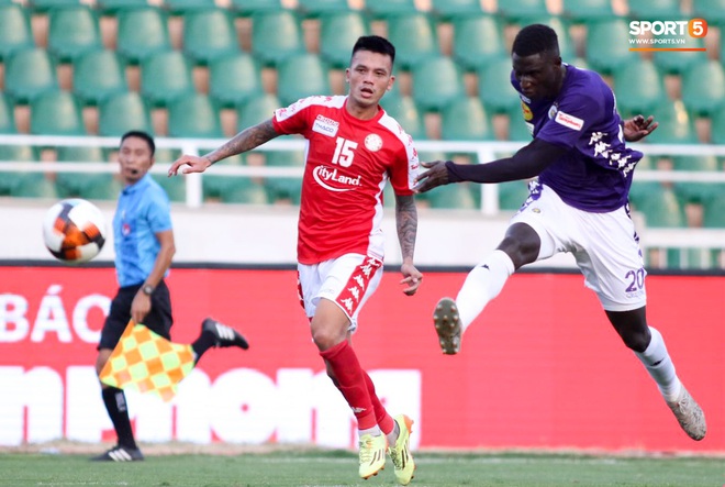 Công Phượng phản ứng nhanh, ngăn đồng đội xô xát với trung vệ U23 Việt Nam - Ảnh 7.