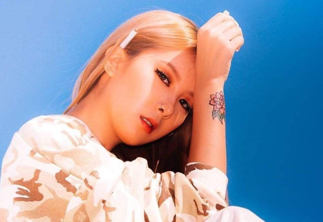 Cựu thành viên girlgroup cùng nhà với IU chia sẻ gây sốc: Phải kí hợp đồng nô lệ 7 năm, bị các thành viên bắt nạt; tiết lộ SNSD lục đục và nhân cách thật của IU - Ảnh 1.
