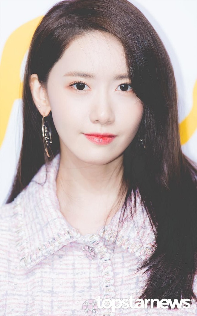 Ngất lịm trước loạt ảnh Yoona đi sự kiện tầm này năm ngoái: Chỉ 1 tấm ảnh “team qua đường” chụp điện thoại cũng đủ gây sốt - Ảnh 8.