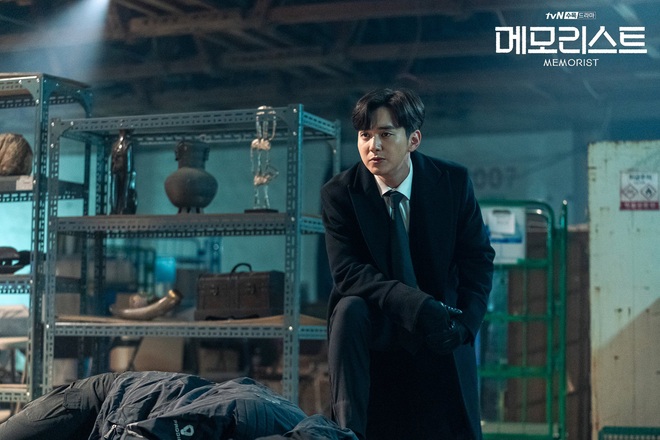 Nam thần trẻ Yoo Seung Ho hứa hẹn đốt mắt người xem bằng nhiều pha hành động cực đã ở Memorist - Ảnh 1.