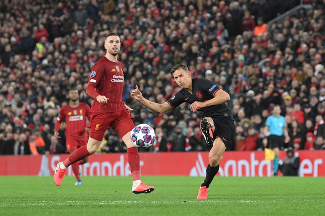 Nỗi ám ảnh thủ môn hiện về, Liverpool chính thức trở thành cựu vương Champions League - Ảnh 10.