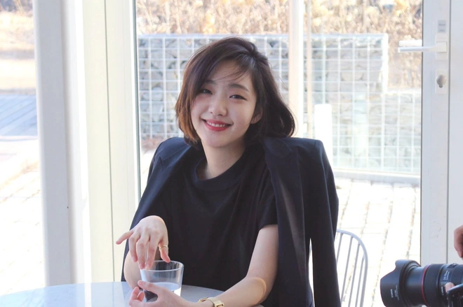 Kim Go Eun: Nàng thơ mới của Lee Min Ho gây tranh cãi từ visual, phim 18  đến tình chú cháu và tài năng bùng nổ bất ngờ - Ảnh 5.