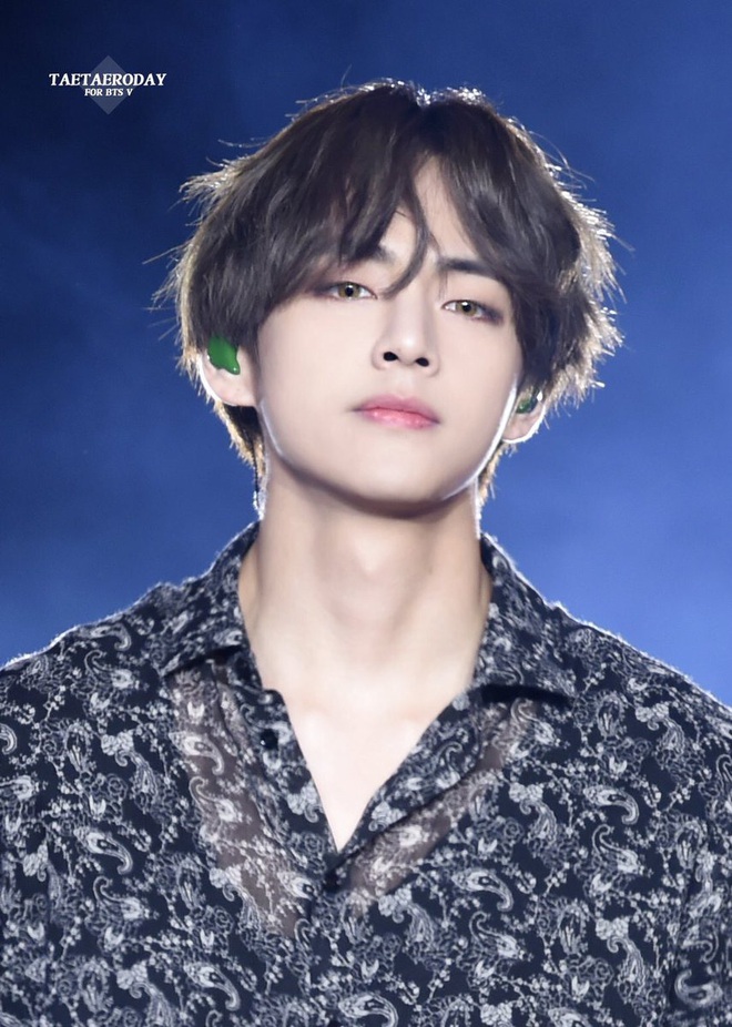 Bóc nhan sắc của dàn sao Hàn trên thực tế: V (BTS) - Suho (EXO) nổi là có lý do, mợ chảnh bỗng lộ diện giữa dàn idol - Ảnh 3.