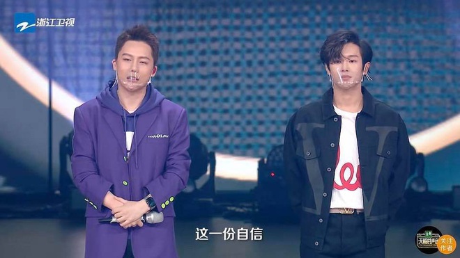 Hình ảnh gây sốt Weibo: Dàn HLV và thí sinh show thực tế đeo khẩu trang dã chiến giữa đại dịch COVID-19 - Ảnh 5.