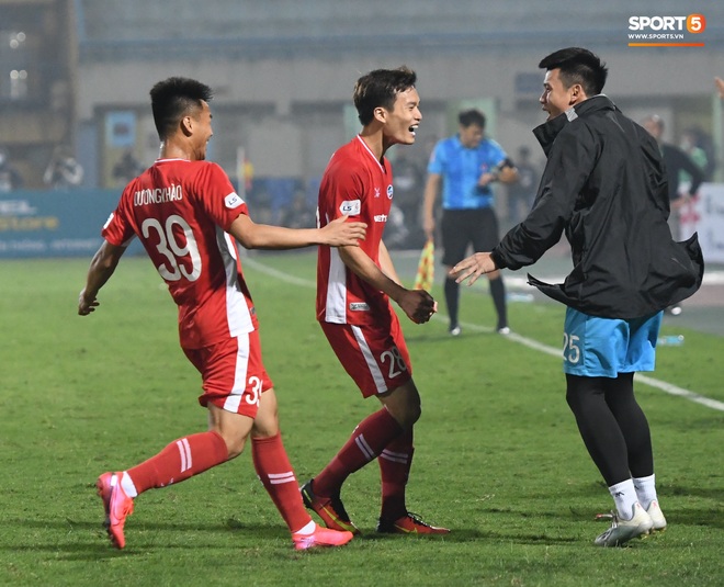 Tuyển thủ Việt Nam dự U20 World Cup hồi sinh thần kỳ sau 2 năm bị chấn thương kinh hoàng, ghi điểm mạnh với trợ lý Lee Young-jin - Ảnh 7.