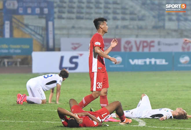 Tuyển thủ Việt Nam dự U20 World Cup hồi sinh thần kỳ sau 2 năm bị chấn thương kinh hoàng, ghi điểm mạnh với trợ lý Lee Young-jin - Ảnh 8.