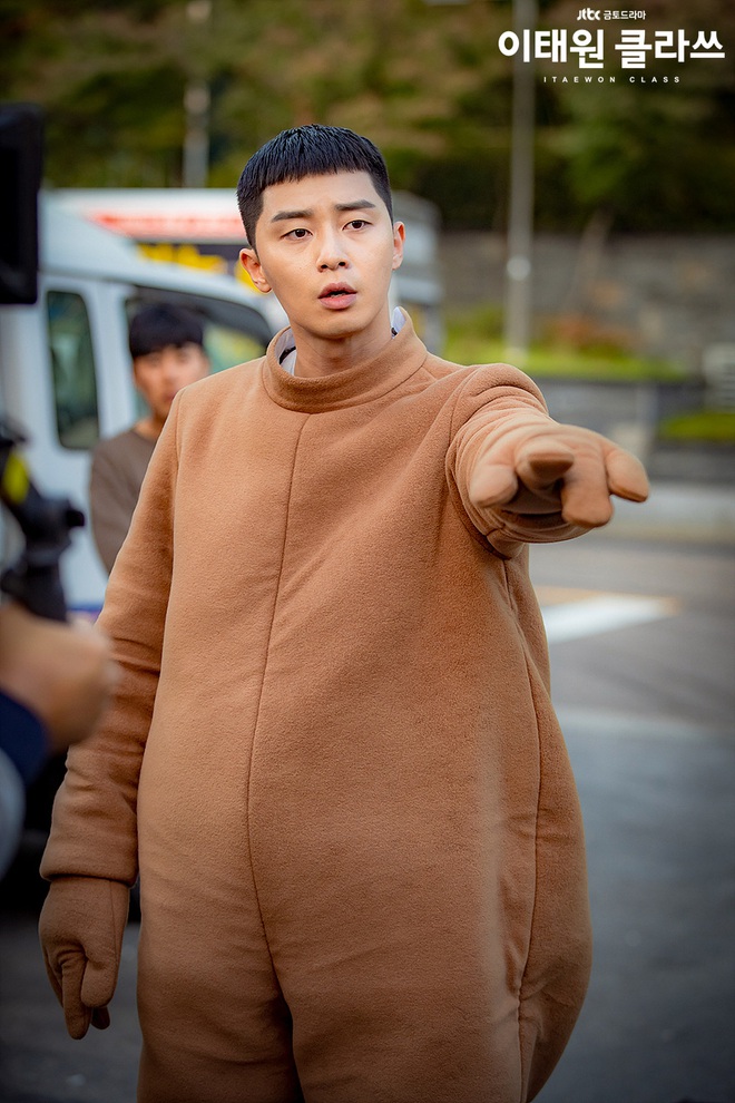 Chán phải chọn thuyền giữa 2 mỹ nhân, fan Tầng Lớp Itaewon lật kèo gả kịch liệt Park Seo Joon cho lão Jang lẫn Park Bo Gum cho nhanh! - Ảnh 4.