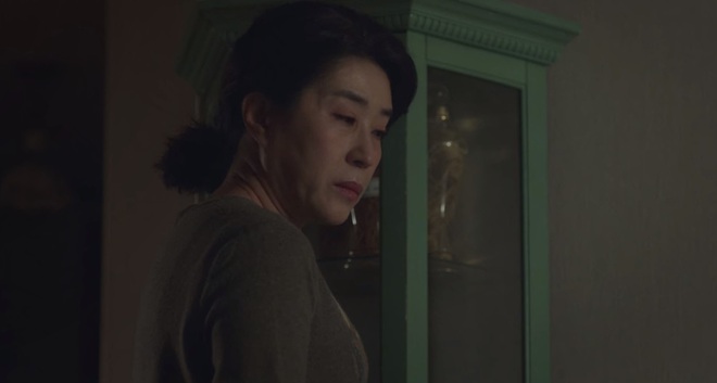 Câu chuyện đầu bạc tiễn đầu xanh rơi nước mắt trong phim của Kim Tae Hee: Không từ ngữ diễn tả được nỗi lòng mẹ mất con! - Ảnh 3.