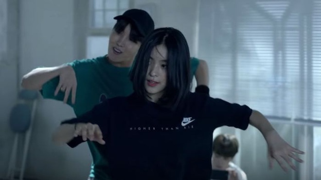 Yuna và Ryujin (ITZY) đóng MV cùng BTS rồi nhận lại những gì: Người được khoe khả năng vũ đạo, người bị cạo lông mày, thậm chí còn bị... cắt thoại! - Ảnh 7.