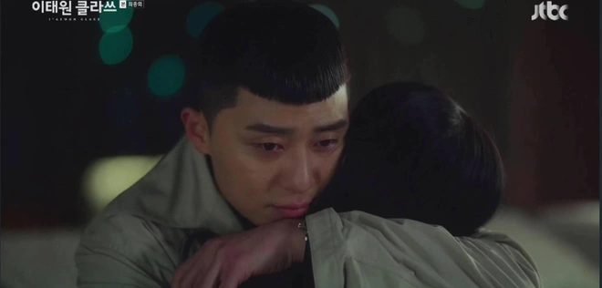 Choi Woo Sik khóc sướt mướt vì thương Park Sae Ro Yi ở Tầng Lớp Itaewon, fan chơi lầy kêu vì hụt cameo nên vậy! - Ảnh 2.