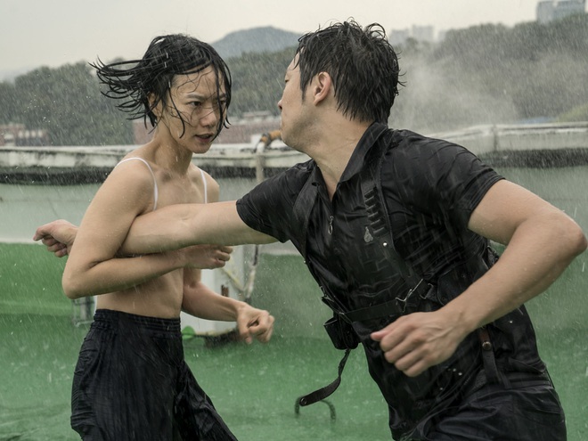 Nữ hoàng cảnh nóng Bae Doona: Siêu sao đẳng cấp Hollywood không ngại đóng vai phụ, chuyên trị phim 18  nhưng không tục - Ảnh 6.