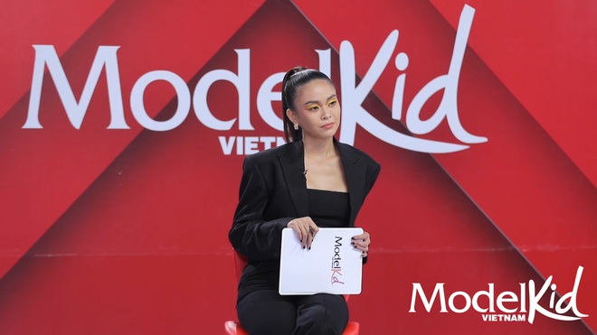 Xinh đẹp, có tâm và công bằng, Mâu Thủy lột xác ấn tượng khi làm cô giáo tại Model Kid Vietnam - Ảnh 6.