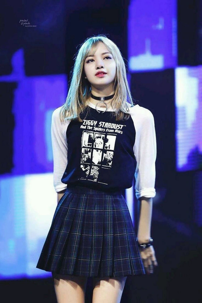 Cựu giám đốc sáng tạo của YG ca ngợi Lisa (BLACKPINK) là “idol xuất sắc nhất thế hệ này”, mỹ nam nhà SM bất ngờ được khen “ké” - Ảnh 2.