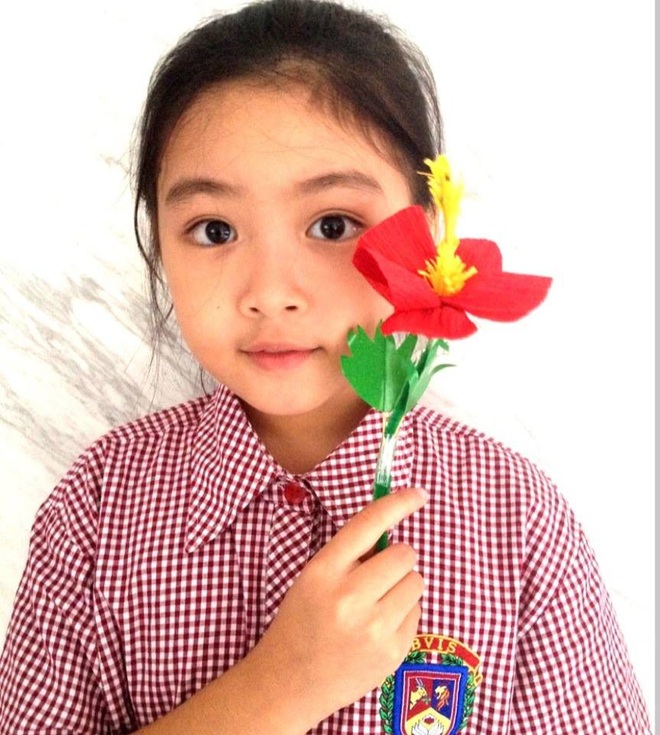 Hành trình thay đổi ngoại hình của Lọ Lem - con gái MC Quyền Linh: Khi bé mũm mĩm, lớn lên cao gầy xinh đẹp xuất sắc - Ảnh 6.