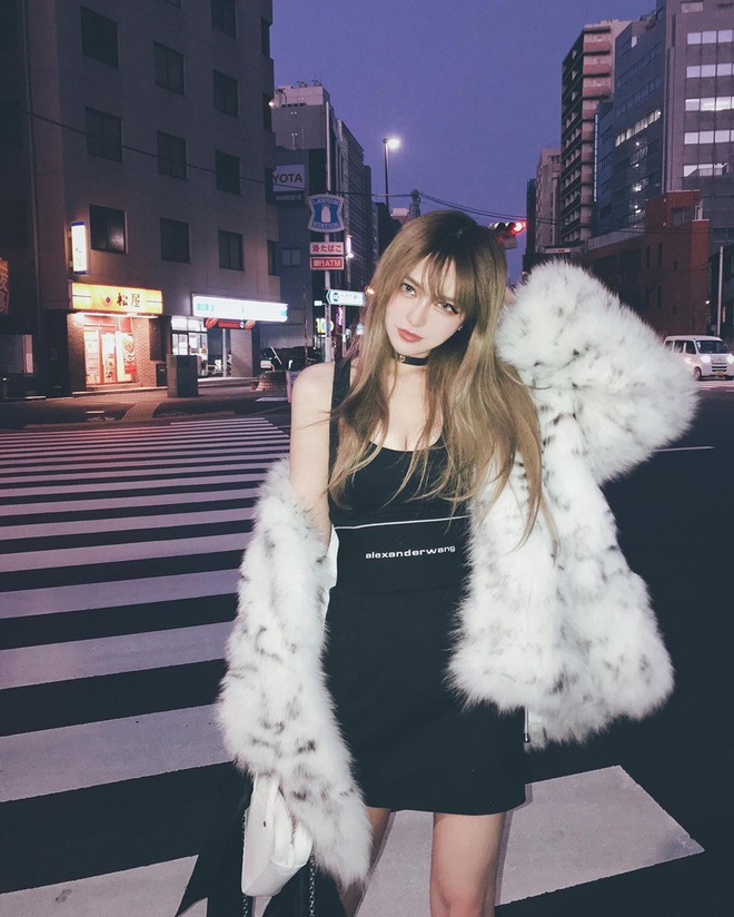 Bạn gái La Chí Tường khiến Cnet ngộp thở với body nóng bỏng từng milimet, U35 nhưng khiến đàn em chạy dài - Ảnh 4.