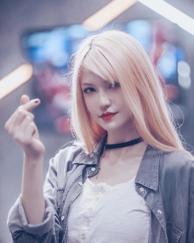 Chưa kịp hạ nhiệt bởi thiên thần hỗ trợ Mayumi, cộng đồng LMHT thế giới lại sốt xình xịch trước hotgirl đường giữa mới! - Ảnh 12.