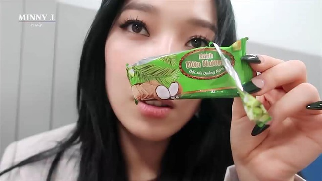 Món bánh dừa nướng Việt Nam hot bên Hàn Quốc từ năm ngoái tới năm nay, lại tiếp tục được các sao Hàn “lăng xê” - Ảnh 4.
