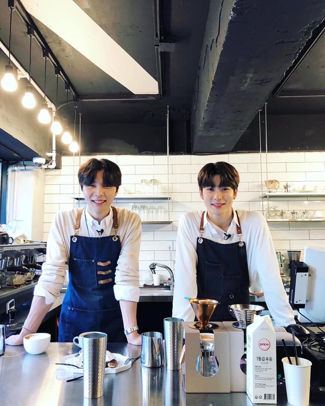 Lộ diện hình ảnh được cho là SMTown Cafe tại Việt Nam nhưng dân tình lại phát sốt vì dàn nhân viên pha chế - Ảnh 4.