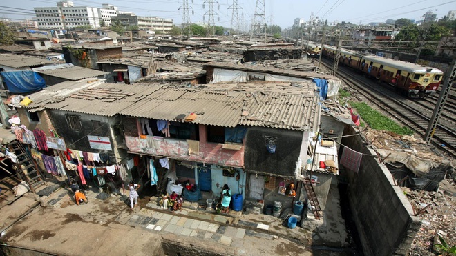 1 toilet, ngàn người sử dụng: Khi cách ly trở thành đặc quyền của giới nhà giàu Ấn Độ, còn dân nghèo thì không thể - Ảnh 3.