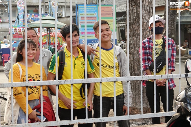 Học trò HLV Park Hang-seo hú tim vì mức thân nhiệt cao ngay trước trận Sài Gòn FC đấu SLNA - Ảnh 10.