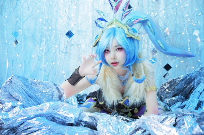 Xua tan cái nóng nực với bộ ảnh cosplay Neeko Mùa Đông Kì Diệu của hotgirl xứ Hàn - Ảnh 2.