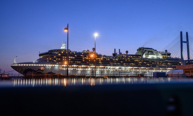Ký ức từ du thuyền Diamond Princess: Thủy thủ trằn trọc vì tiếng ho khan của đồng nghiệp, chuyên gia dịch tễ cũng sợ mình lây nhiễm virus corona - Ảnh 1.