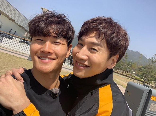 Lee Kwang Soo, DBSK và hàng loạt sao “vạch trần” tính cách thật của Kim Jong Kook: Hoá ra khác hoàn toàn với “anh Hổ” Running Man - Ảnh 3.