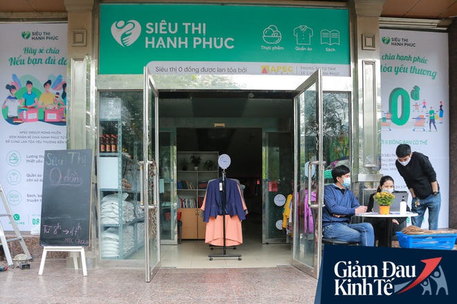 Ghé thăm siêu thị 0đ mang tên “Hạnh phúc” tại Hà Nội, nơi tương trợ những hoàn cảnh khó khăn trong mùa dịch Covid-19 - Ảnh 1.