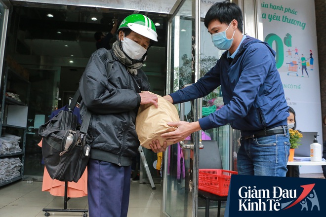 Ghé thăm siêu thị 0đ mang tên “Hạnh phúc” tại Hà Nội, nơi tương trợ những hoàn cảnh khó khăn trong mùa dịch Covid-19 - Ảnh 13.