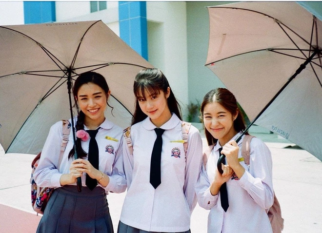 School 2015 bản Thái tung trailer siêu kịch tính, Kim So Hyun xứ Chùa Vàng xinh xuất sắc nhưng bị bức tử ngay mở màn? - Ảnh 5.