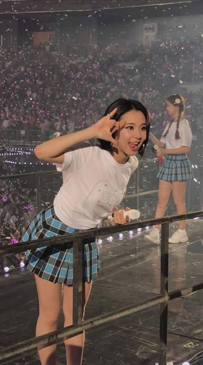 Hé lộ nhan sắc thật của loạt idol Kpop qua ảnh chụp vội ở concert: Tứk vì ánh sáng kém, camera thường không dìm nổi - Ảnh 7.