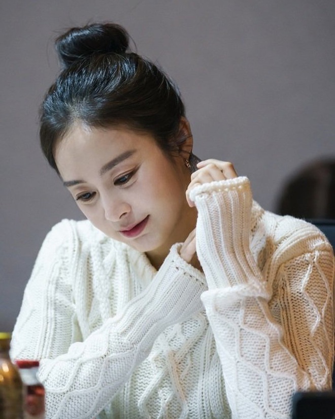 Mẹ ma Kim Tae Hee đã 40 tuổi nhưng vẫn bảo trì được sắc đẹp trường tồn với thời gian, bí quyết là gì nhỉ? - Ảnh 7.