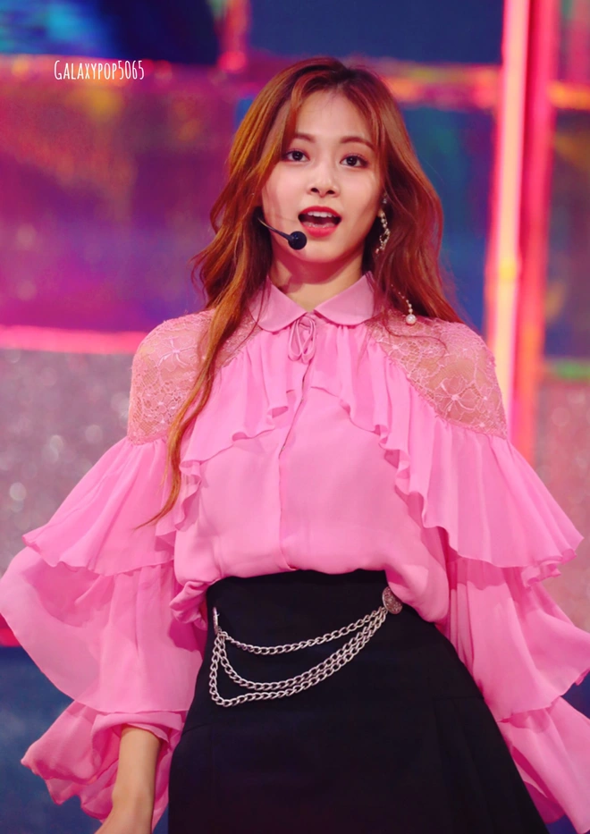 Chuyên gia trang điểm tiết lộ 2 nữ idol đẹp hoàn hảo dù không makeup: Tzuyu lại gây tranh cãi vì mặt mộc, còn lại là ai? - Ảnh 12.