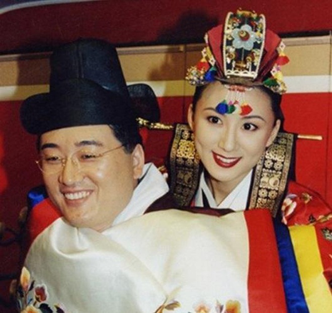 Bà cả Thế giới hôn nhân Kim Hee Ae: Ảnh hậu lấy Bill Gates xứ Hàn, con học trường quốc tế, U55 vẫn gây sốc vì cảnh 18  - Ảnh 18.