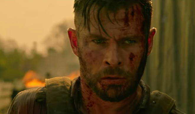 Extraction: Thor Chris Hemsworth đấm bay kẻ xấu cực đã mắt nhưng mất điểm vì kịch bản nghèo nàn - Ảnh 8.