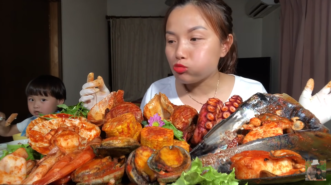 Quỳnh Trần JP và loạt vlogger ẩm thực sụt giảm thu nhập vì dịch Covid-19: Đây là lúc Youtube thanh lọc người thiếu kiên trì và kém sáng tạo? - Ảnh 2.