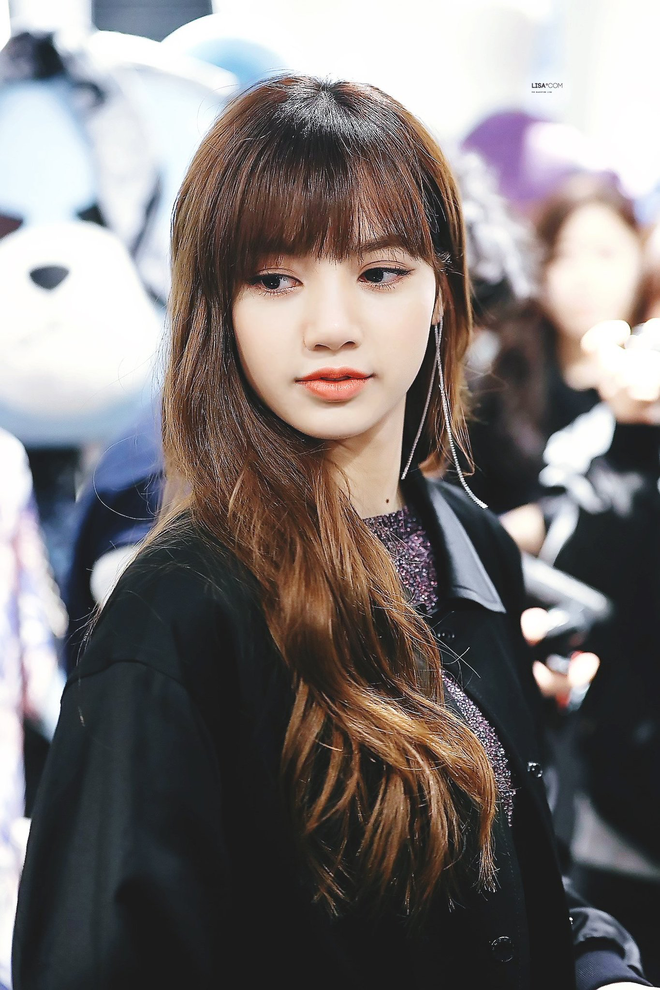 Lisa (BLACKPINK) đúng là tay chơi hàng hiệu: Lên đồ hẹn hò nữ thần lai sương sương đã 1,2 tỷ đồng, choáng nhất là đồng hồ - Ảnh 11.